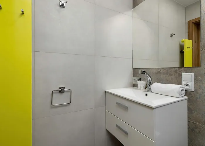 Komfortowe W Centrum Bytomia Blisko Rynku By Renters *