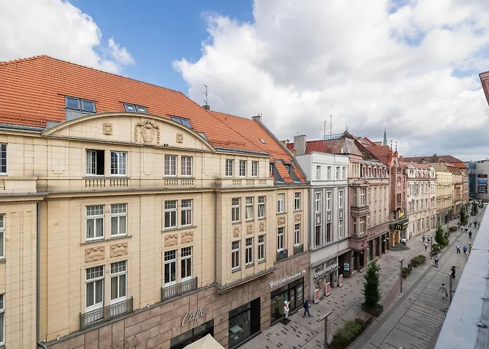 Komfortowe W Centrum Bytomia Blisko Rynku By Renters דירה ביטום